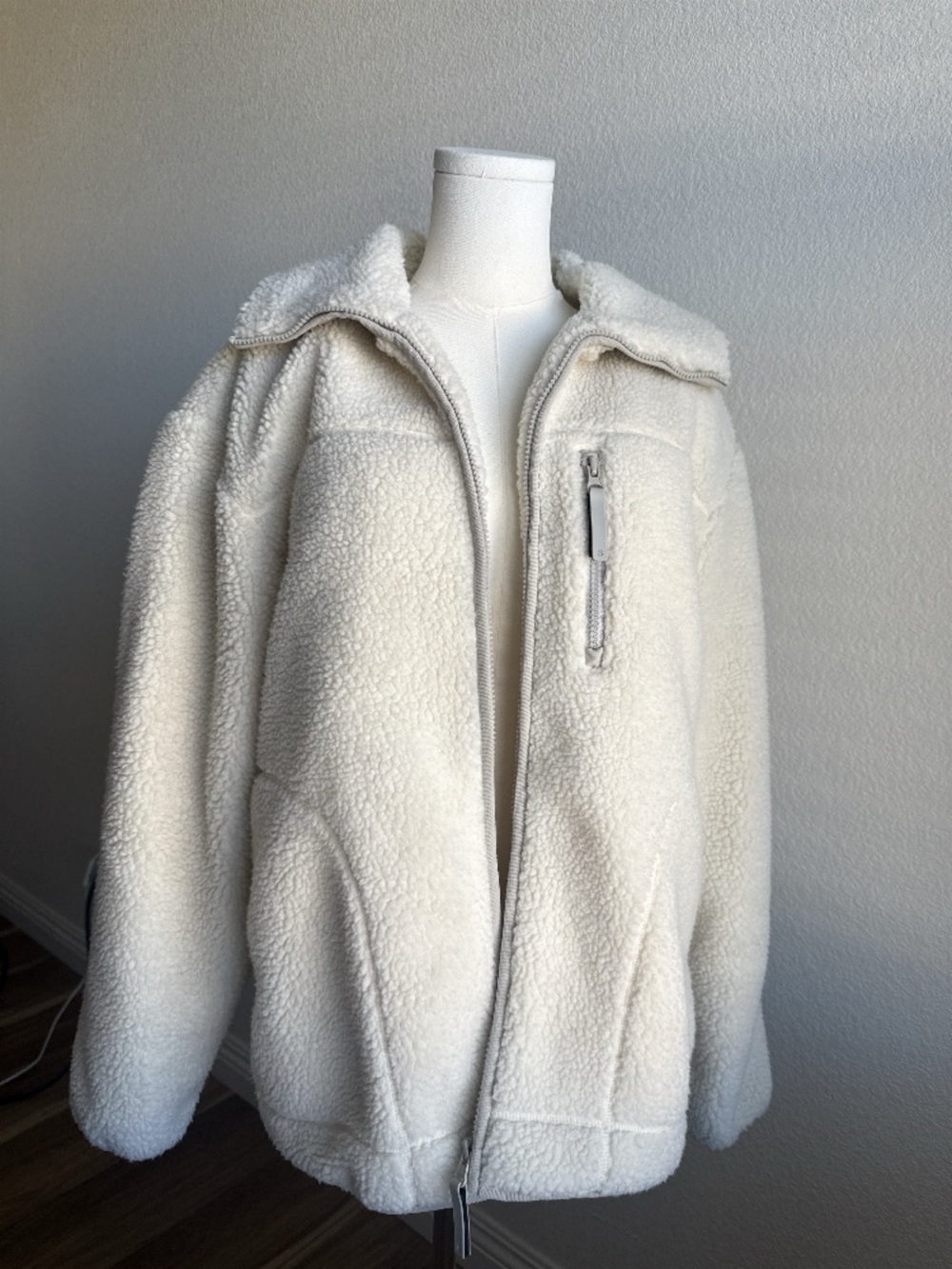 Cozy Women's Ivory Sherpa Zip-Front Jacket